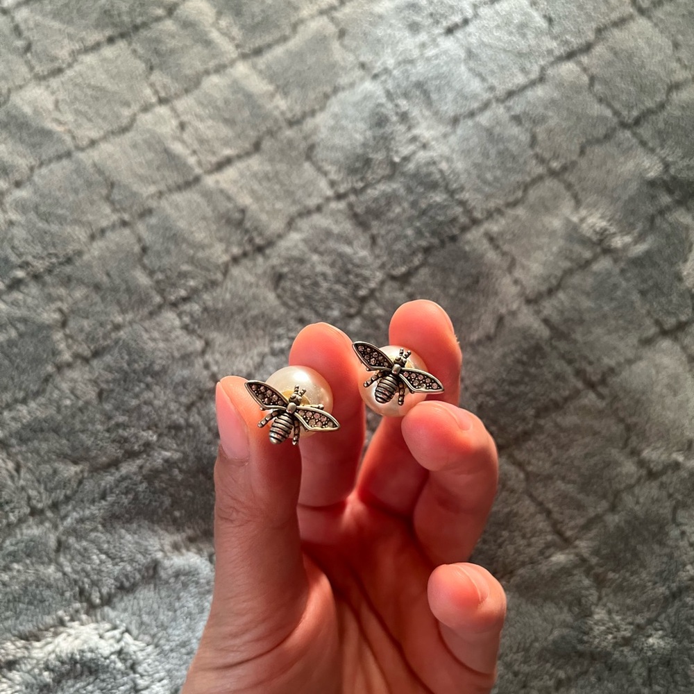 Dior Silver Bee Stud pearl Earrings